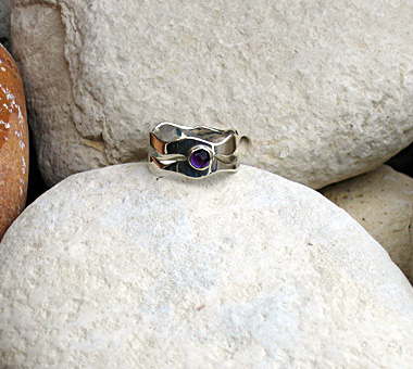 Sterling silver ring with amethyst